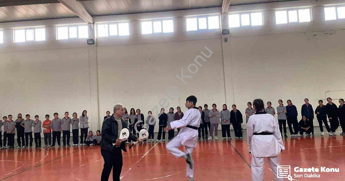 "Kütahya Pazarlar'da Spor Devrimi: Tekvando ile 100 Lisanslı Sporcu Hedefi" başlıklı haber için foto